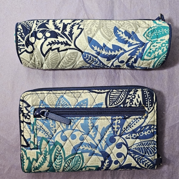 Vera Bradley RFID TURNLOCK WALLET CLUTCH & Cosmetic Case Bundle - LIKE NEW! - Picture 11 of 15